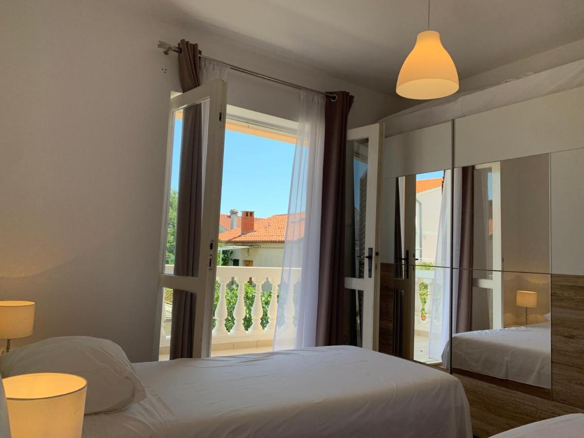 Villa Nera Vodice Buitenkant foto